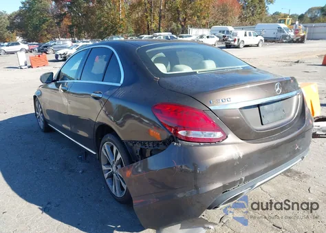 2015 Mercedes-Benz C 300 4Matic из США, поврежденный, VIN 55SWF4KB9FU039645